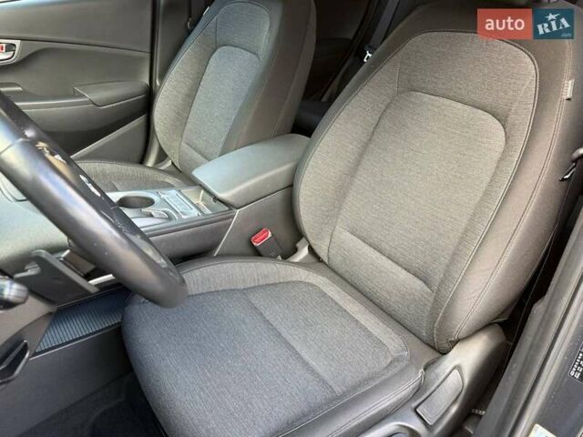 Сірий Хендай Kona, об'ємом двигуна 0 л та пробігом 36 тис. км за 16400 $, фото 37 на Automoto.ua