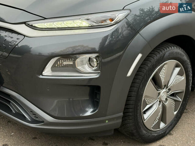 Сірий Хендай Kona, об'ємом двигуна 0 л та пробігом 81 тис. км за 17200 $, фото 28 на Automoto.ua