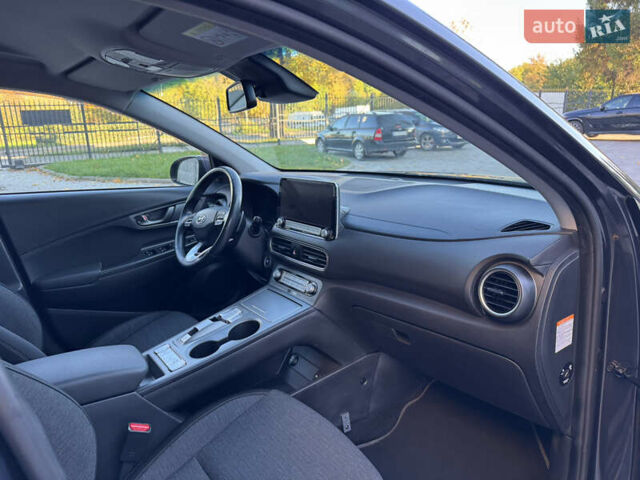 Сірий Хендай Kona, об'ємом двигуна 0 л та пробігом 114 тис. км за 15999 $, фото 38 на Automoto.ua