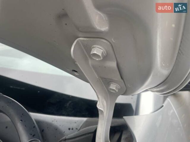 Серый Хендай Kona, объемом двигателя 0 л и пробегом 114 тыс. км за 17100 $, фото 52 на Automoto.ua