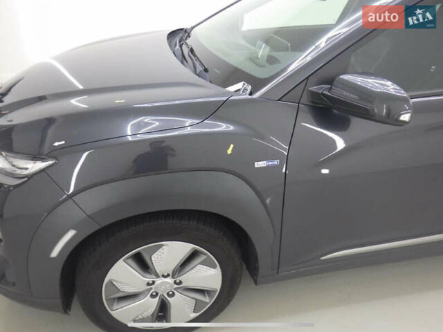 Сірий Хендай Kona, об'ємом двигуна 0 л та пробігом 78 тис. км за 18300 $, фото 19 на Automoto.ua