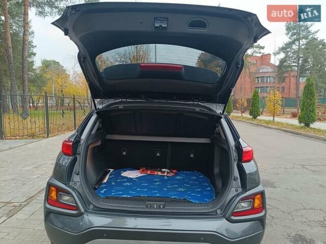 Сірий Хендай Kona, об'ємом двигуна 1.6 л та пробігом 12 тис. км за 21500 $, фото 9 на Automoto.ua