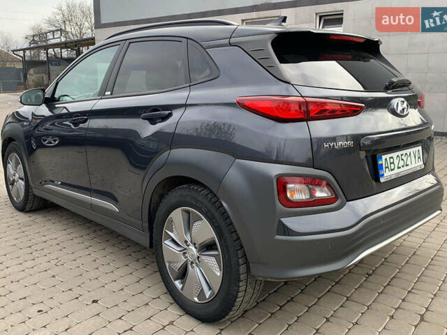 Серый Хендай Kona, объемом двигателя 0 л и пробегом 107 тыс. км за 18900 $, фото 2 на Automoto.ua