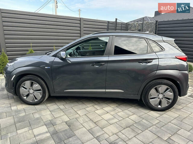 Серый Хендай Kona, объемом двигателя 0 л и пробегом 117 тыс. км за 17500 $, фото 2 на Automoto.ua