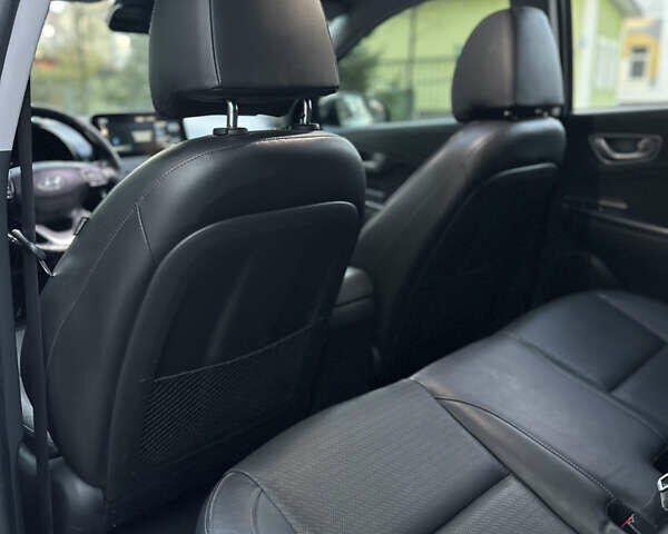 Сірий Хендай Kona, об'ємом двигуна 0 л та пробігом 137 тис. км за 16900 $, фото 63 на Automoto.ua