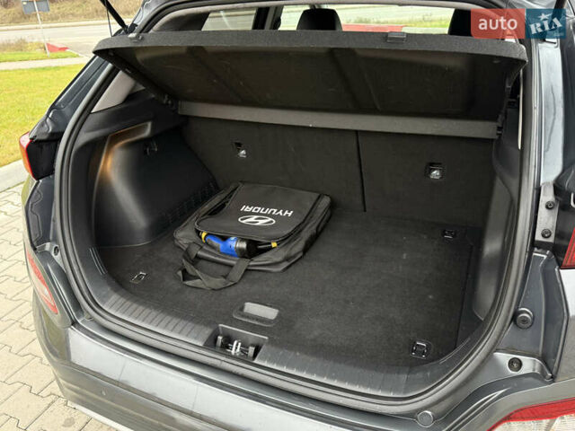 Сірий Хендай Kona, об'ємом двигуна 0 л та пробігом 78 тис. км за 18600 $, фото 21 на Automoto.ua