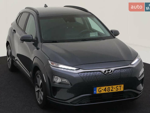 Серый Хендай Kona, объемом двигателя 0 л и пробегом 80 тыс. км за 17500 $, фото 1 на Automoto.ua