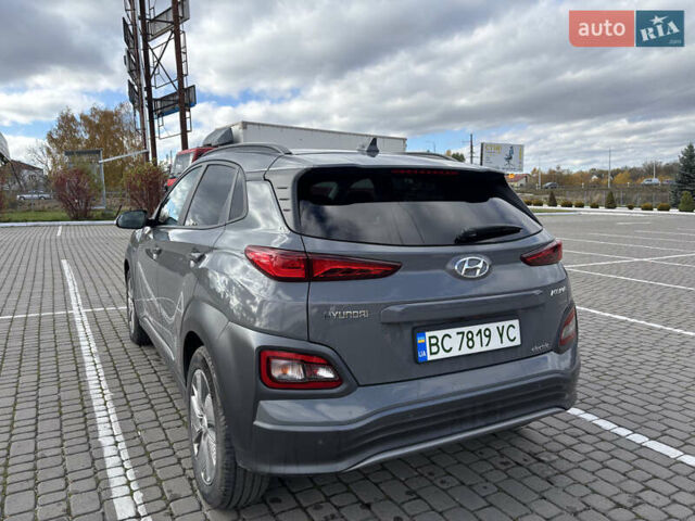 Серый Хендай Kona, объемом двигателя 0 л и пробегом 51 тыс. км за 15800 $, фото 5 на Automoto.ua
