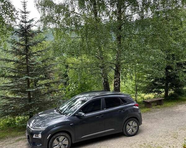 Сірий Хендай Kona, об'ємом двигуна 0 л та пробігом 50 тис. км за 17800 $, фото 2 на Automoto.ua