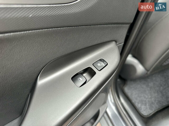 Сірий Хендай Kona, об'ємом двигуна 0 л та пробігом 61 тис. км за 18800 $, фото 27 на Automoto.ua