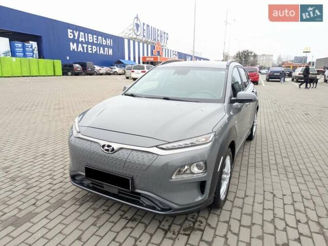 Сірий Хендай Kona, об'ємом двигуна 0 л та пробігом 55 тис. км за 14999 $, фото 1 на Automoto.ua