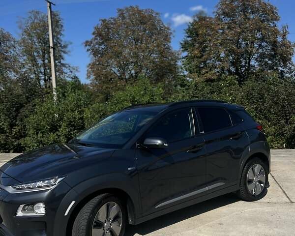 Серый Хендай Kona, объемом двигателя 0 л и пробегом 30 тыс. км за 21100 $, фото 44 на Automoto.ua