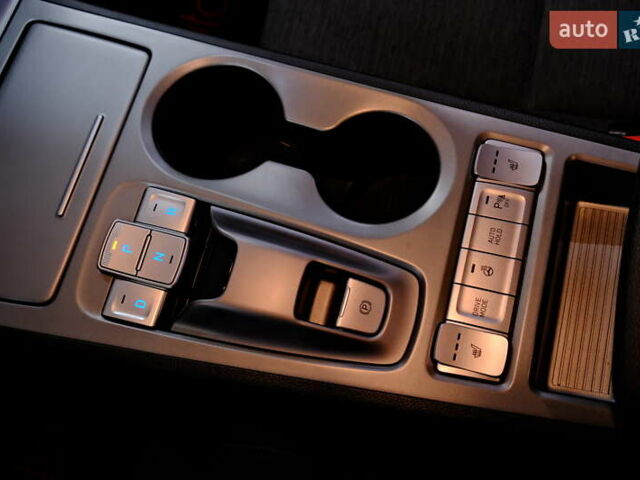 Серый Хендай Kona, объемом двигателя 0 л и пробегом 88 тыс. км за 20300 $, фото 20 на Automoto.ua