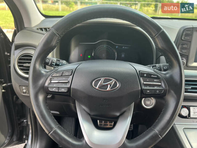 Сірий Хендай Kona, об'ємом двигуна 0 л та пробігом 50 тис. км за 14999 $, фото 46 на Automoto.ua