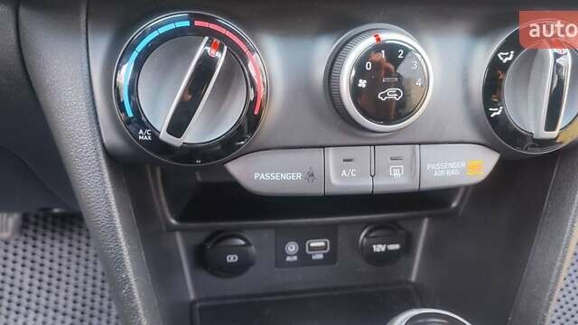 Сірий Хендай Kona, об'ємом двигуна 2 л та пробігом 61 тис. км за 14600 $, фото 25 на Automoto.ua