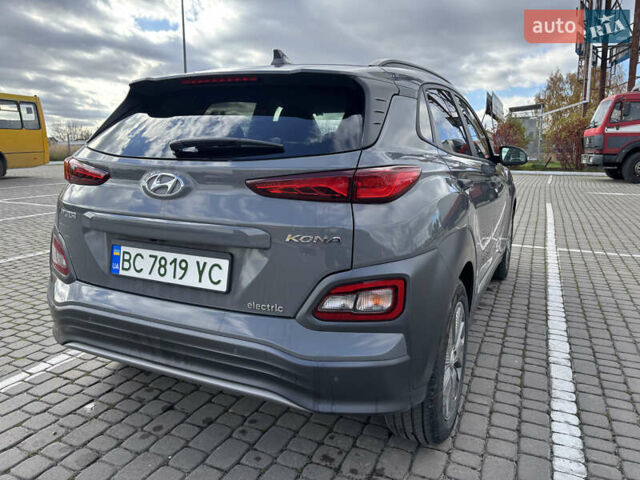 Серый Хендай Kona, объемом двигателя 0 л и пробегом 51 тыс. км за 15800 $, фото 7 на Automoto.ua