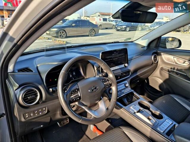 Серый Хендай Kona, объемом двигателя 0 л и пробегом 116 тыс. км за 18600 $, фото 17 на Automoto.ua