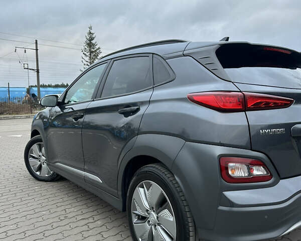 Сірий Хендай Kona, об'ємом двигуна 0 л та пробігом 149 тис. км за 17950 $, фото 18 на Automoto.ua