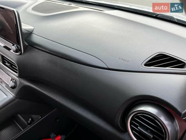 Серый Хендай Kona, объемом двигателя 0 л и пробегом 136 тыс. км за 16700 $, фото 31 на Automoto.ua