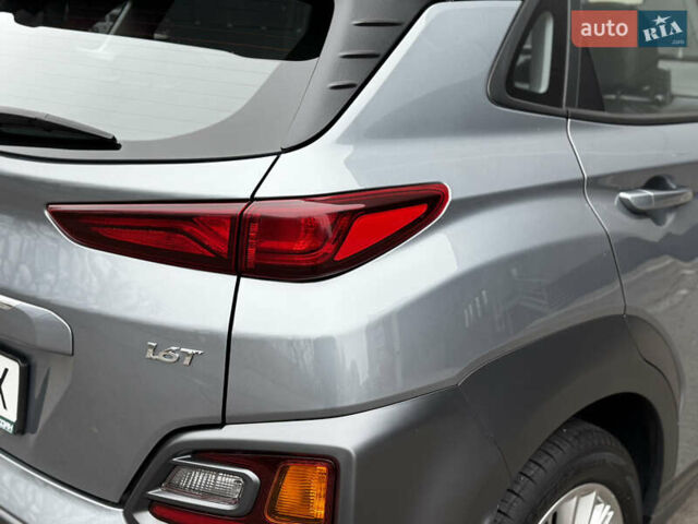 Сірий Хендай Kona, об'ємом двигуна 1.6 л та пробігом 32 тис. км за 18999 $, фото 8 на Automoto.ua