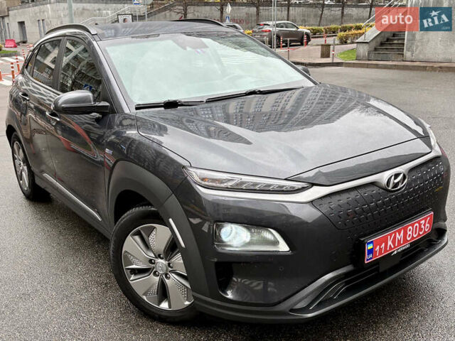 Серый Хендай Kona, объемом двигателя 0 л и пробегом 130 тыс. км за 18500 $, фото 1 на Automoto.ua