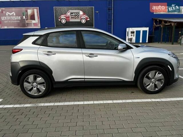 Серый Хендай Kona, объемом двигателя 0 л и пробегом 136 тыс. км за 16700 $, фото 21 на Automoto.ua