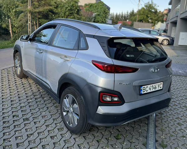 Сірий Хендай Kona, об'ємом двигуна 0 л та пробігом 91 тис. км за 16999 $, фото 4 на Automoto.ua