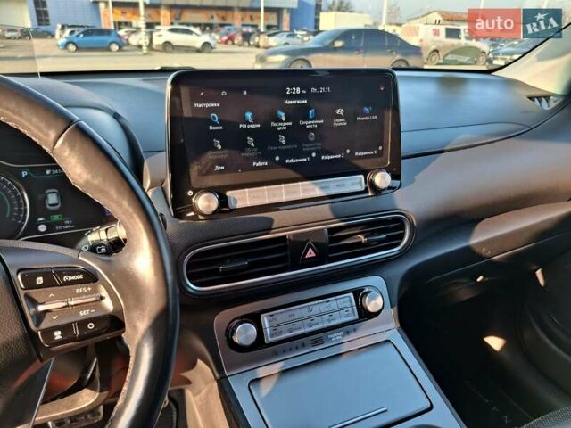 Серый Хендай Kona, объемом двигателя 0 л и пробегом 116 тыс. км за 18600 $, фото 21 на Automoto.ua