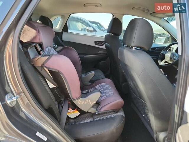 Серый Хендай Kona, объемом двигателя 2 л и пробегом 86 тыс. км за 2500 $, фото 10 на Automoto.ua