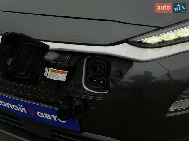 Серый Хендай Kona, объемом двигателя 0 л и пробегом 95 тыс. км за 17200 $, фото 7 на Automoto.ua