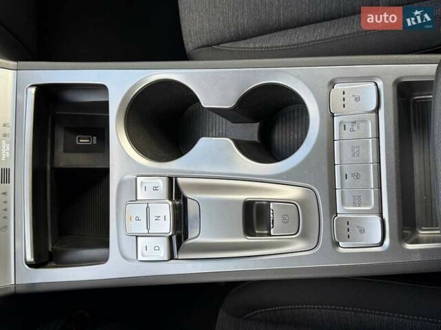 Сірий Хендай Kona, об'ємом двигуна 0 л та пробігом 36 тис. км за 16400 $, фото 34 на Automoto.ua