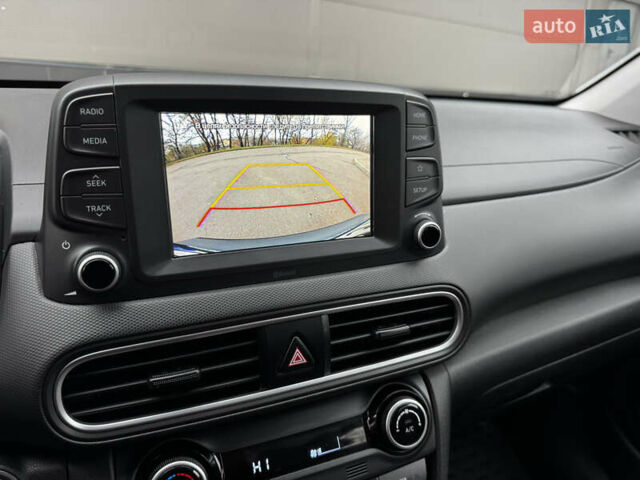 Сірий Хендай Kona, об'ємом двигуна 1.6 л та пробігом 32 тис. км за 18999 $, фото 31 на Automoto.ua