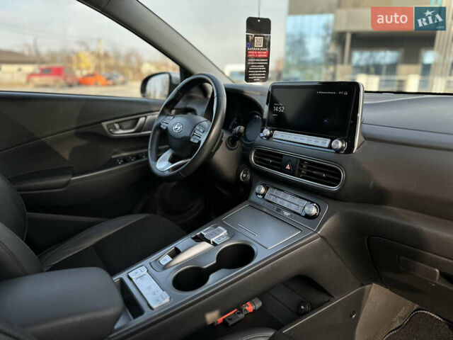 Серый Хендай Kona, объемом двигателя 0 л и пробегом 86 тыс. км за 16000 $, фото 52 на Automoto.ua