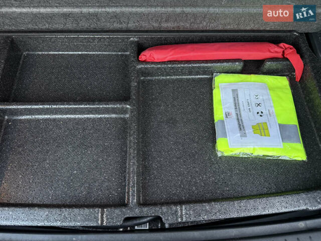 Сірий Хендай Kona, об'ємом двигуна 0 л та пробігом 81 тис. км за 17200 $, фото 121 на Automoto.ua