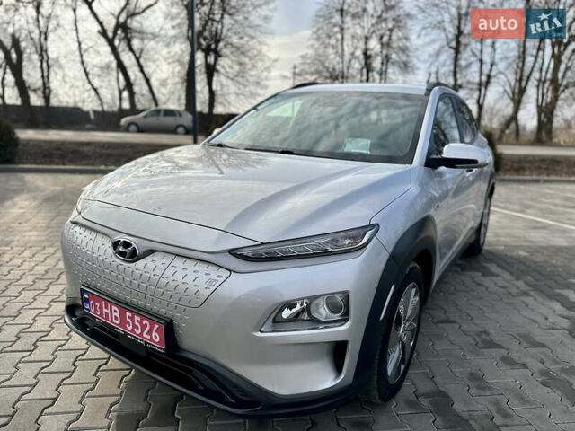 Серый Хендай Kona, объемом двигателя 0 л и пробегом 86 тыс. км за 16000 $, фото 6 на Automoto.ua