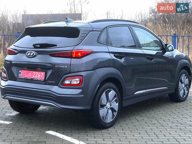 Серый Хендай Kona, объемом двигателя 0 л и пробегом 133 тыс. км за 15600 $, фото 4 на Automoto.ua