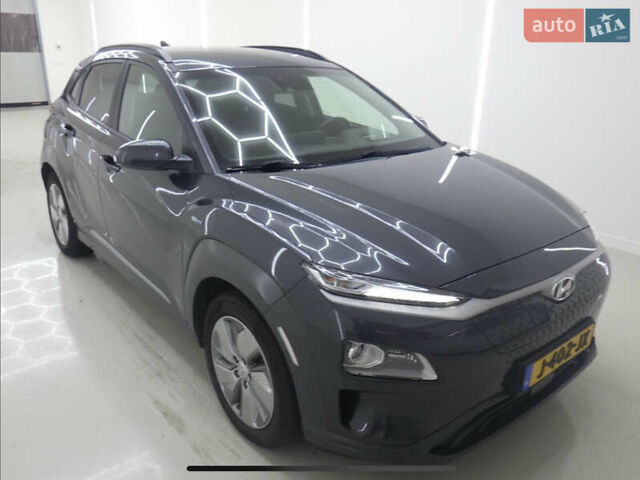 Сірий Хендай Kona, об'ємом двигуна 0 л та пробігом 78 тис. км за 18300 $, фото 4 на Automoto.ua
