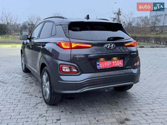 Серый Хендай Kona, объемом двигателя 0 л и пробегом 98 тыс. км за 18300 $, фото 30 на Automoto.ua