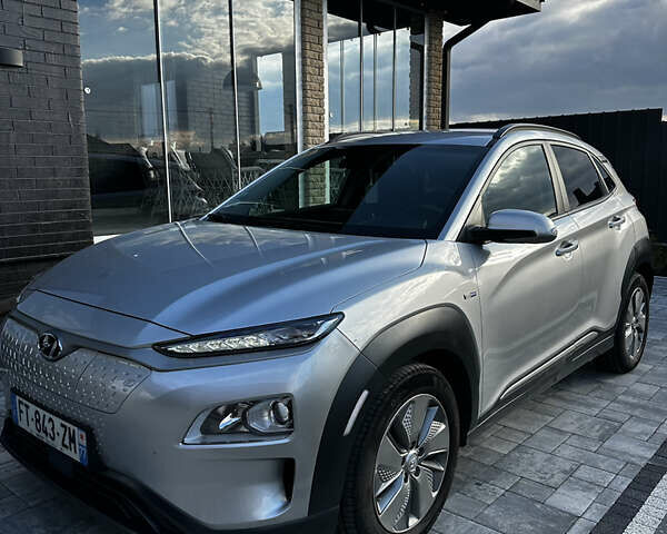Сірий Хендай Kona, об'ємом двигуна 0 л та пробігом 38 тис. км за 19200 $, фото 4 на Automoto.ua