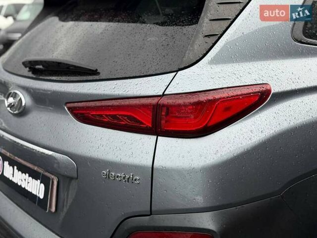 Сірий Хендай Kona, об'ємом двигуна 0 л та пробігом 61 тис. км за 17700 $, фото 14 на Automoto.ua