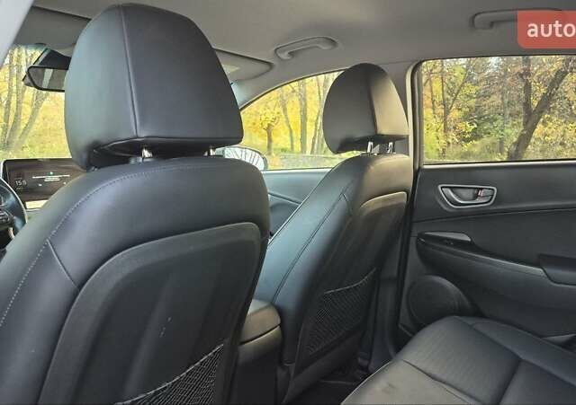 Сірий Хендай Kona, об'ємом двигуна 0 л та пробігом 42 тис. км за 22200 $, фото 16 на Automoto.ua