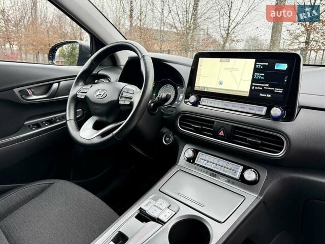 Серый Хендай Kona, объемом двигателя 0 л и пробегом 74 тыс. км за 15250 $, фото 75 на Automoto.ua