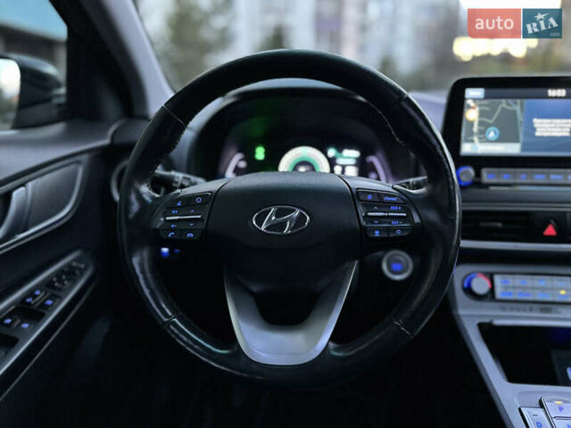 Серый Хендай Kona, объемом двигателя 0 л и пробегом 137 тыс. км за 17500 $, фото 92 на Automoto.ua
