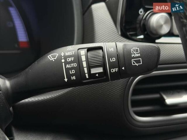 Сірий Хендай Kona, об'ємом двигуна 0 л та пробігом 61 тис. км за 17700 $, фото 33 на Automoto.ua