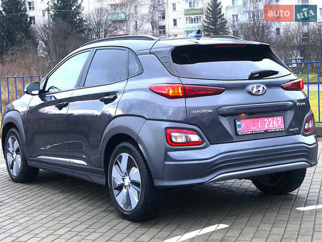 Серый Хендай Kona, объемом двигателя 0 л и пробегом 133 тыс. км за 15600 $, фото 5 на Automoto.ua