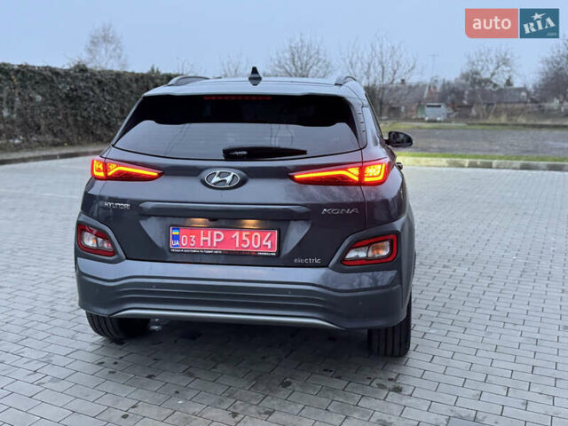 Серый Хендай Kona, объемом двигателя 0 л и пробегом 98 тыс. км за 18300 $, фото 36 на Automoto.ua