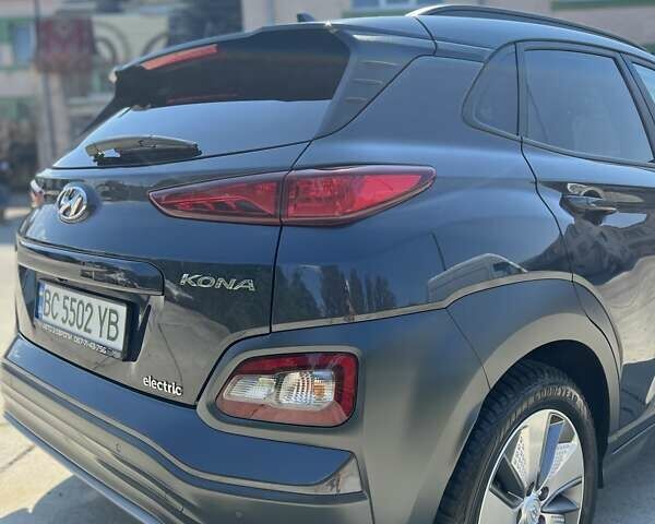 Серый Хендай Kona, объемом двигателя 0 л и пробегом 30 тыс. км за 21100 $, фото 12 на Automoto.ua