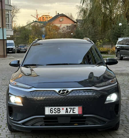 Серый Хендай Kona, объемом двигателя 0 л и пробегом 137 тыс. км за 17500 $, фото 10 на Automoto.ua