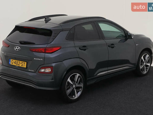 Серый Хендай Kona, объемом двигателя 0 л и пробегом 80 тыс. км за 17500 $, фото 2 на Automoto.ua