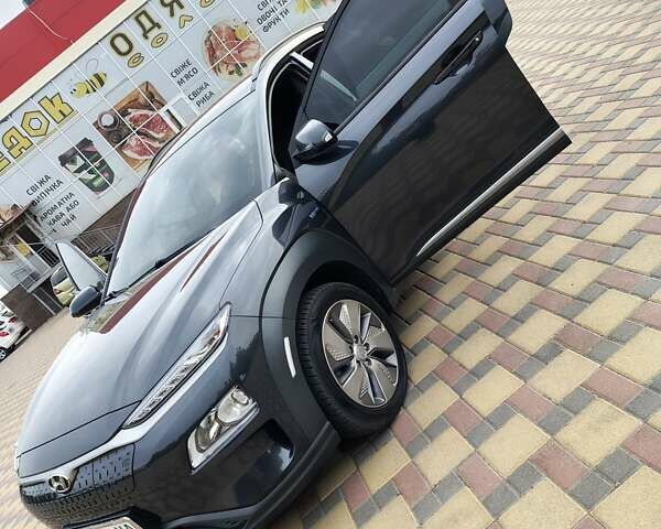 Серый Хендай Kona, объемом двигателя 0 л и пробегом 141 тыс. км за 17200 $, фото 9 на Automoto.ua